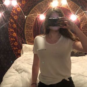 BRANDY MELVILLE T-SHIRT